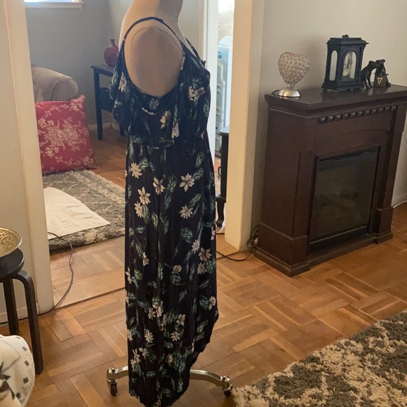 Cotton-On beautiful, comfortable long beautiful floral asymmetrical dress - Picture 10 of 16